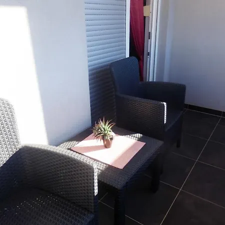 Two-bedroom In X Appartamento